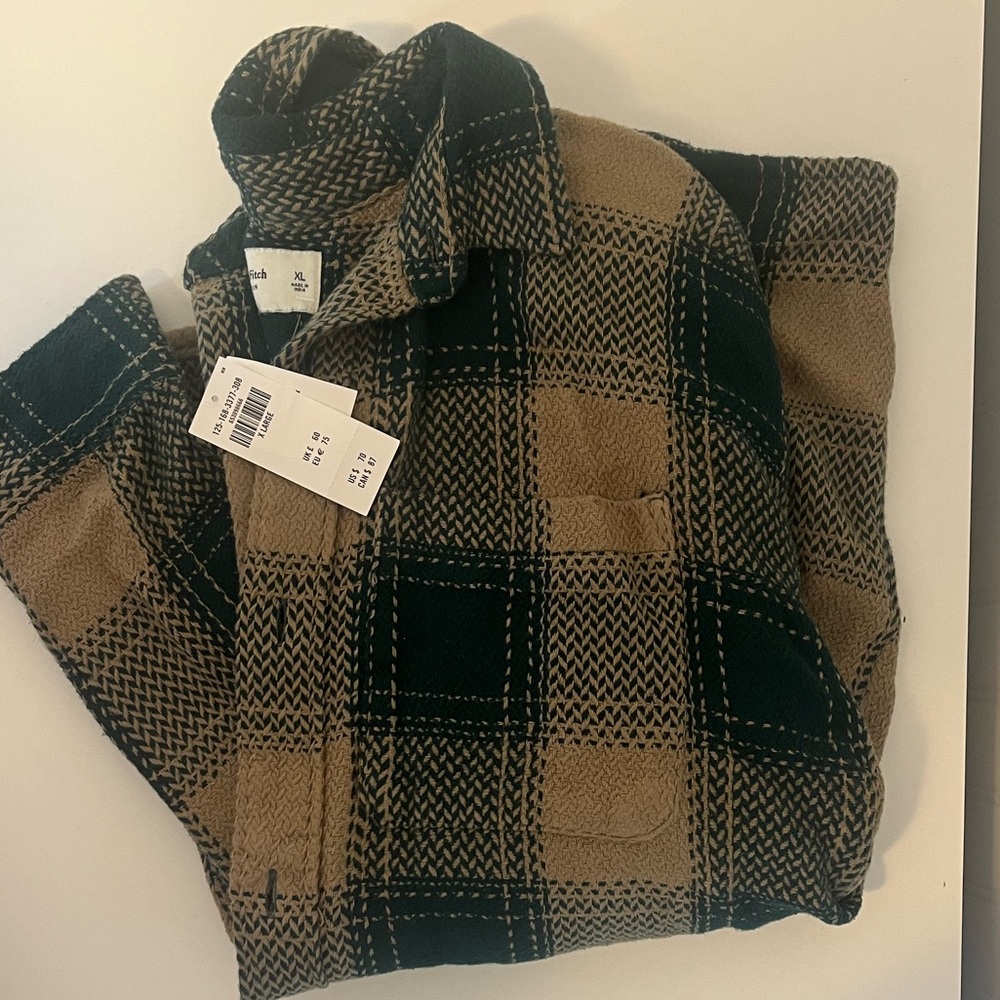 NEW Abercrombie Plaid Button-Up Shirt (XL)